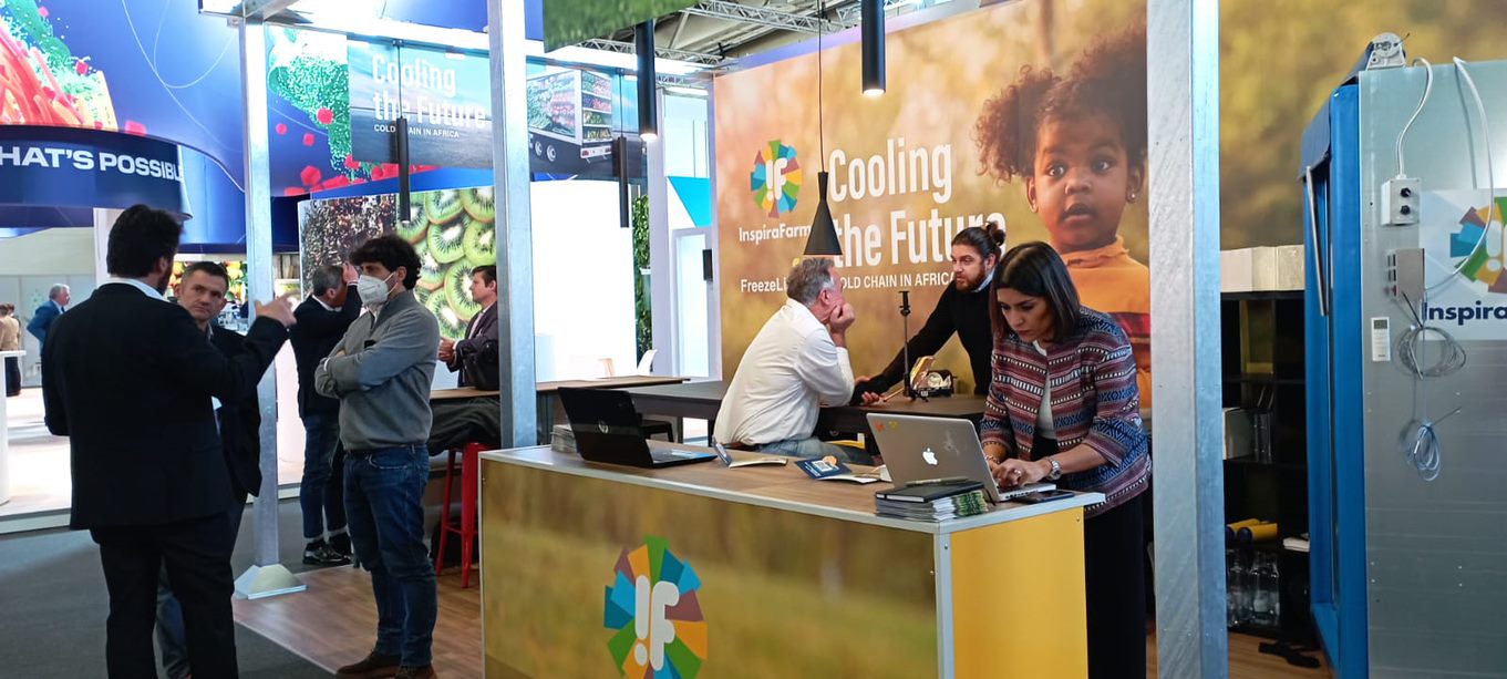The InspiraFarms Cooling team by their exhibitor'stand in Fruit Logistica Berlin 2022